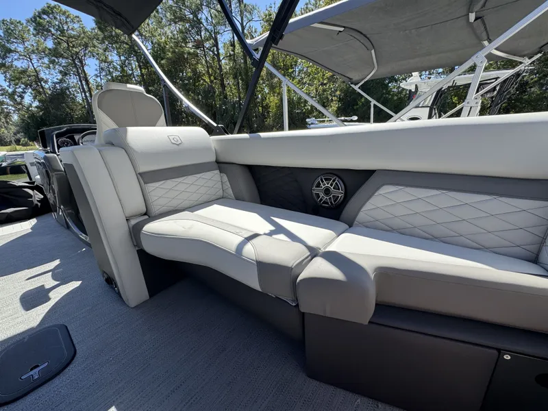 Slide: The Image of Sweetwater Monaco MC 235 ULC 2026 - 22