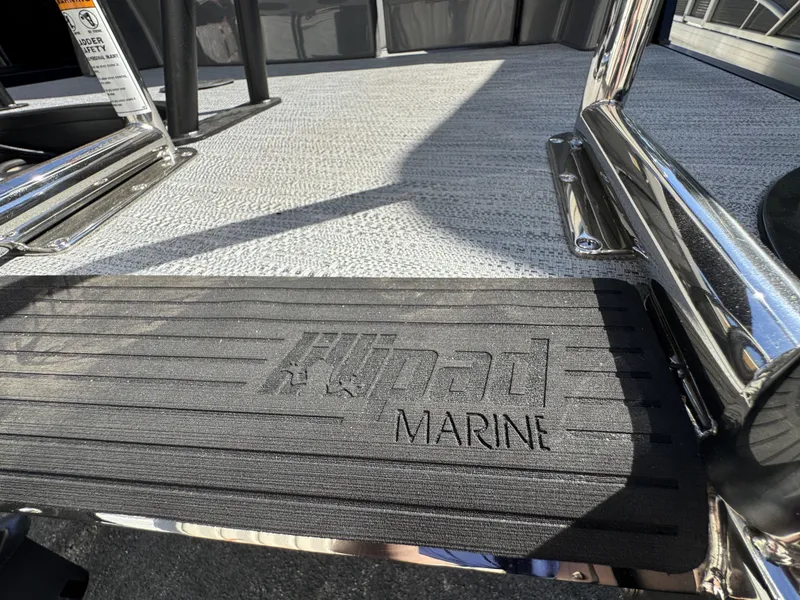 Slide: The Image of Sweetwater Monaco MC 235 ULC 2026 - 25