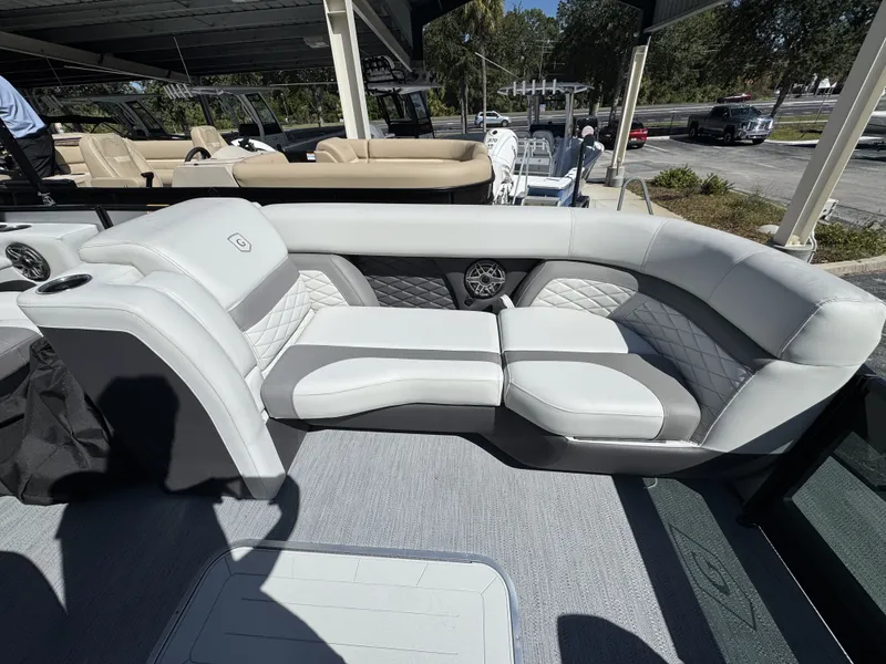 Slide: The Image of Sweetwater Monaco MC 235 ULC 2026 - 3