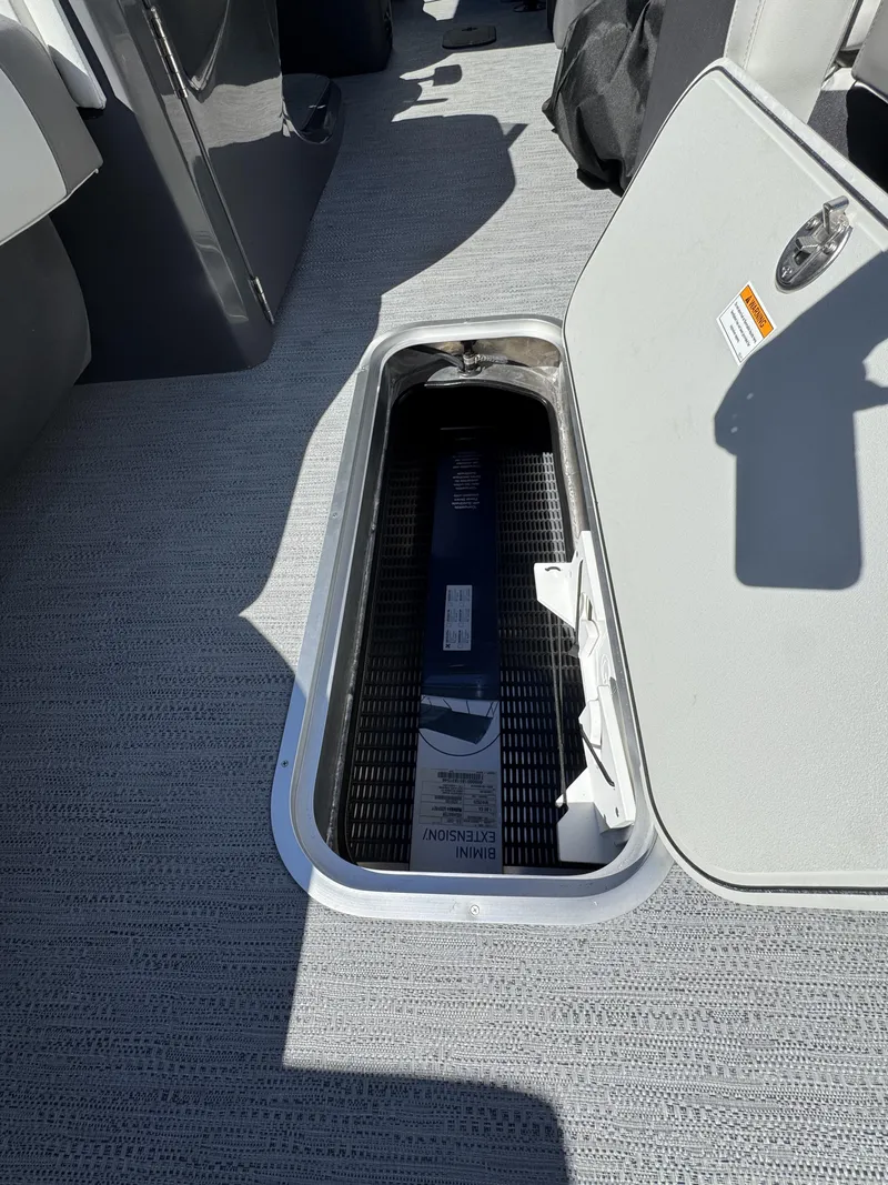 Slide: The Image of Sweetwater Monaco MC 235 ULC 2026 - 31