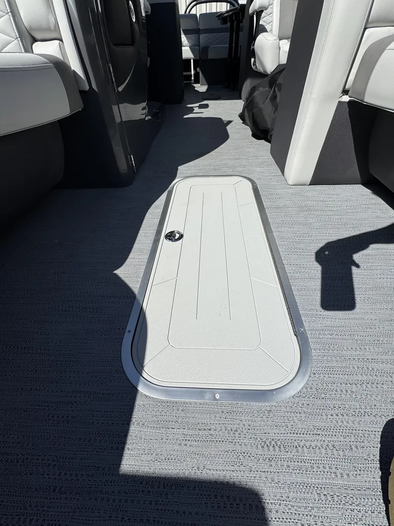 Slide: The Image of Sweetwater Monaco MC 235 ULC 2026 - 32