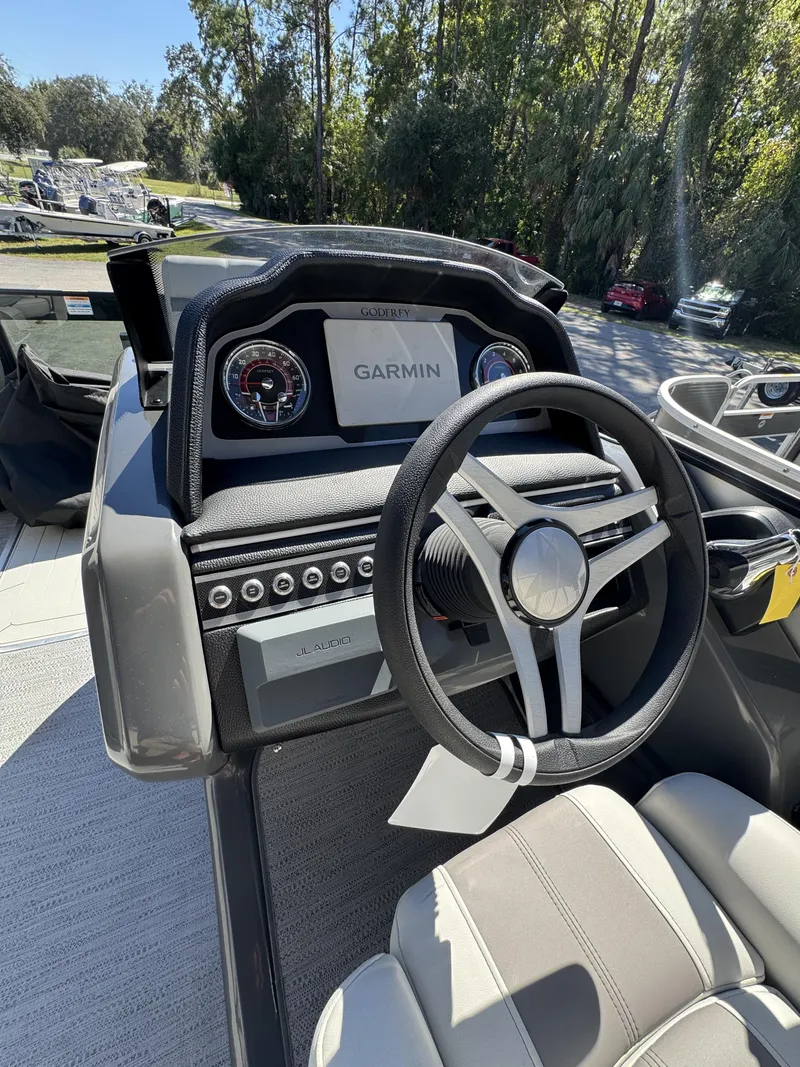 Slide: The Image of Sweetwater Monaco MC 235 ULC 2026 - 37