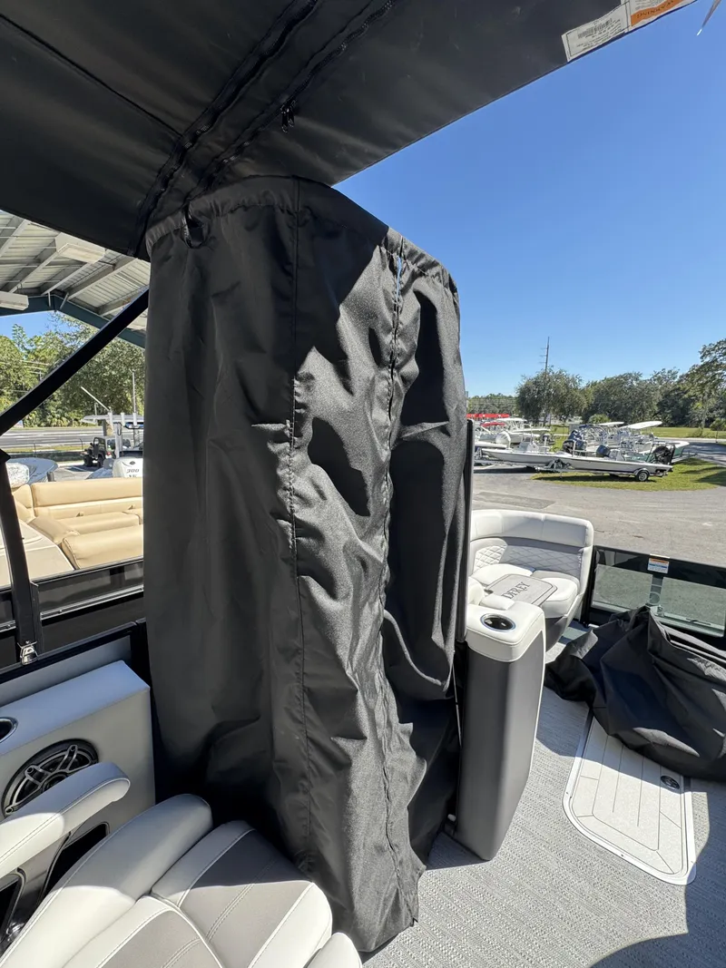 Slide: The Image of Sweetwater Monaco MC 235 ULC 2026 - 42