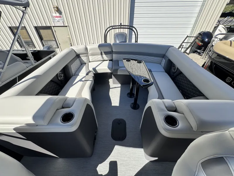 Slide: The Image of Sweetwater Monaco MC 235 ULC 2026 - 46