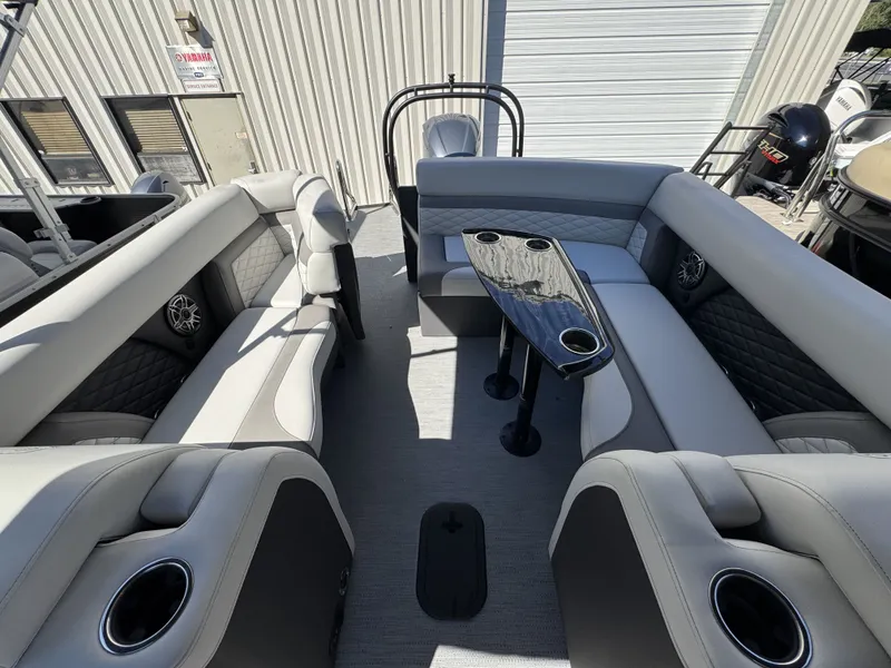 Slide: The Image of Sweetwater Monaco MC 235 ULC 2026 - 47