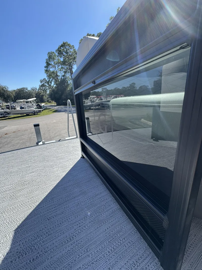 Slide: The Image of Sweetwater Monaco MC 235 ULC 2026 - 6