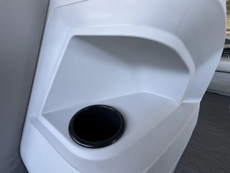 Slide: The Image of Sweetwater SW2086CSE 2026 - 10