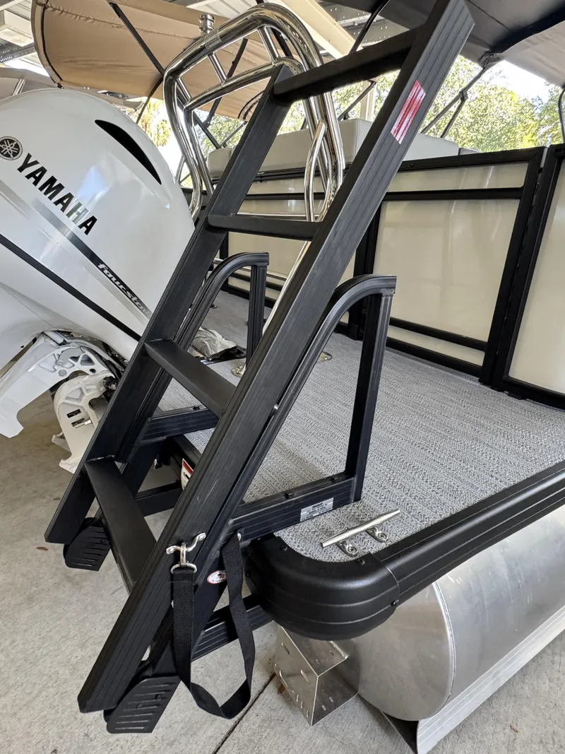 Slide: The Image of Sweetwater SW2086CSE 2026 - 16