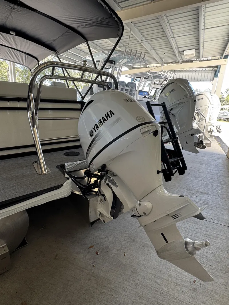 Slide: The Image of Sweetwater SW2086CSE 2026 - 18