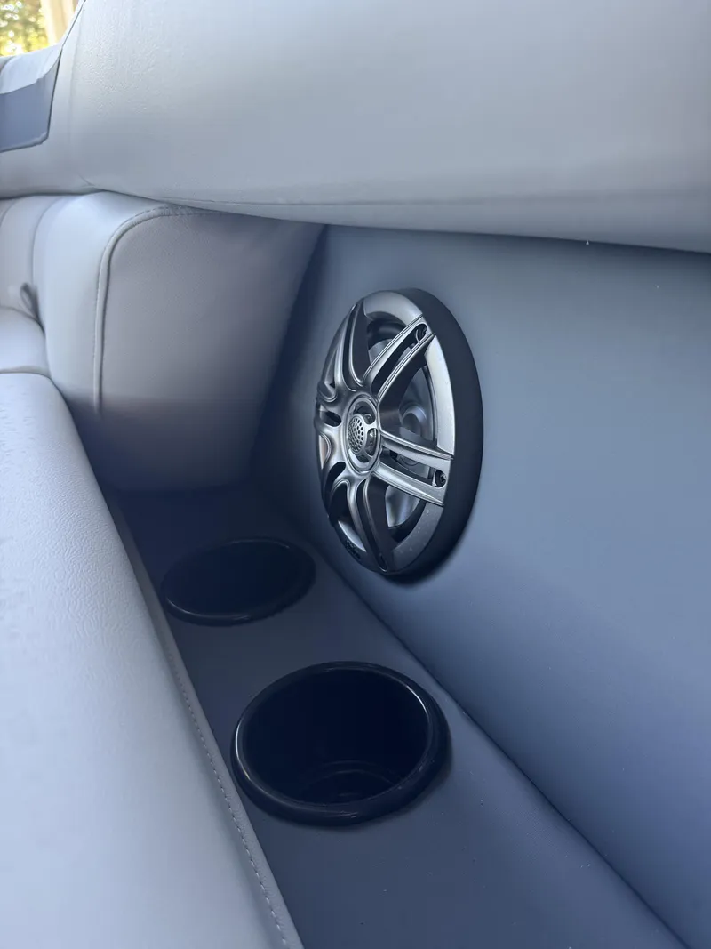 Slide: The Image of Sweetwater SW2086CSE 2026 - 28