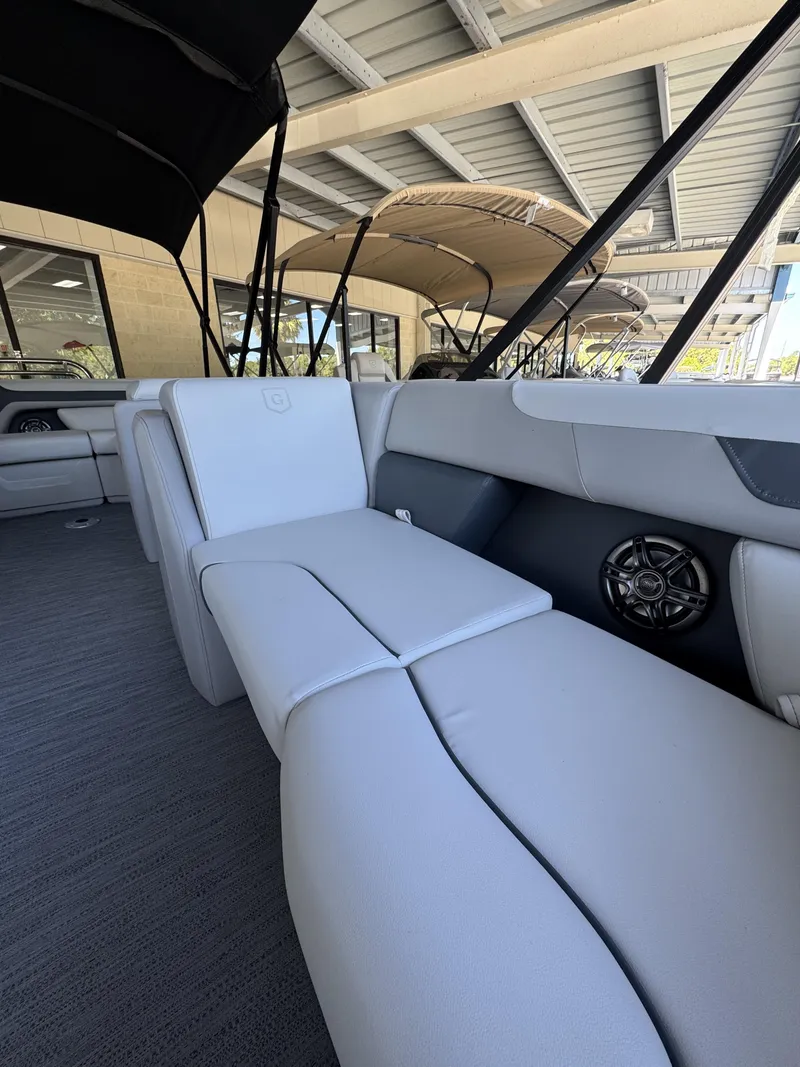 Slide: The Image of Sweetwater SW2086CSE 2026 - 32