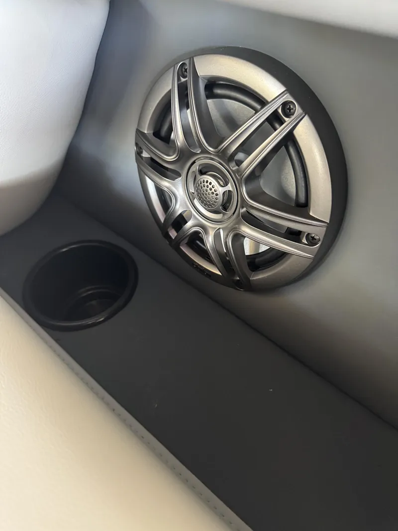 Slide: The Image of Sweetwater SW2086CSE 2026 - 37