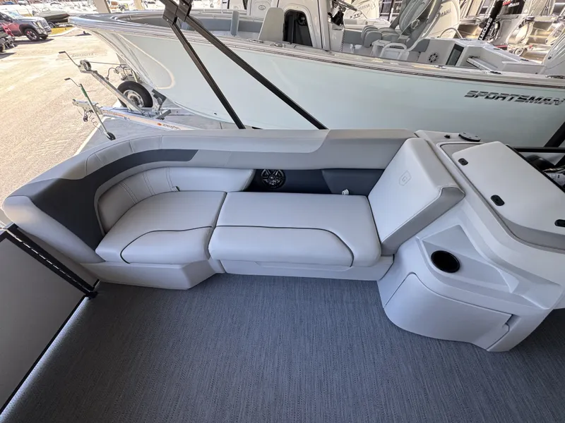 Slide: The Image of Sweetwater SW2086CSE 2026 - 4