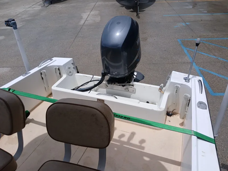 Slide: The Image of Mako 20 Center Console 1973 - 11