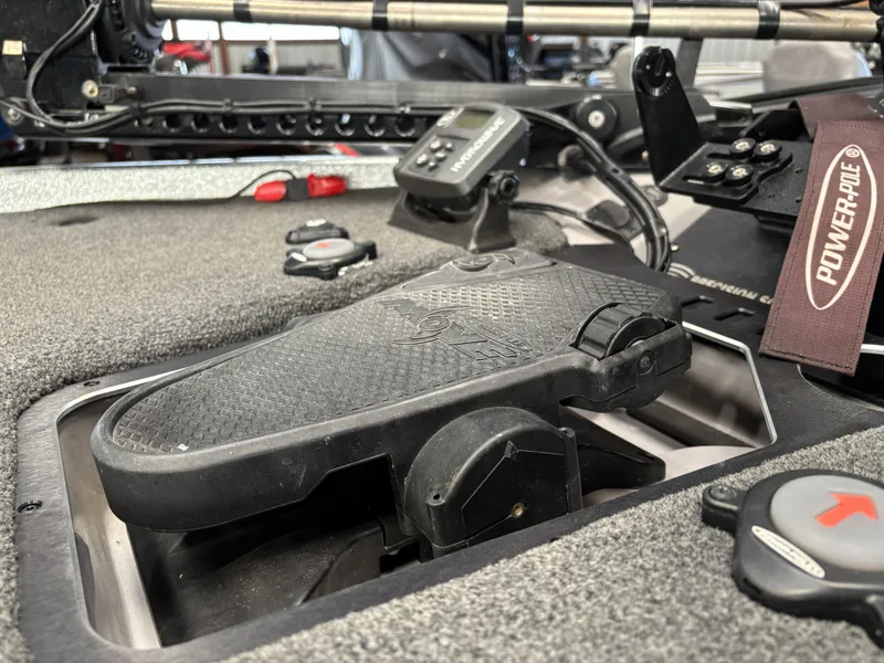 Slide: The Image of Skeeter FXR21 DUAL CONSOLE 2025 - 17