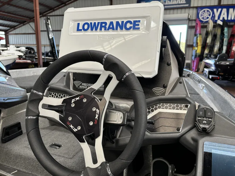 Slide: The Image of Skeeter FXR21 DUAL CONSOLE 2025 - 20