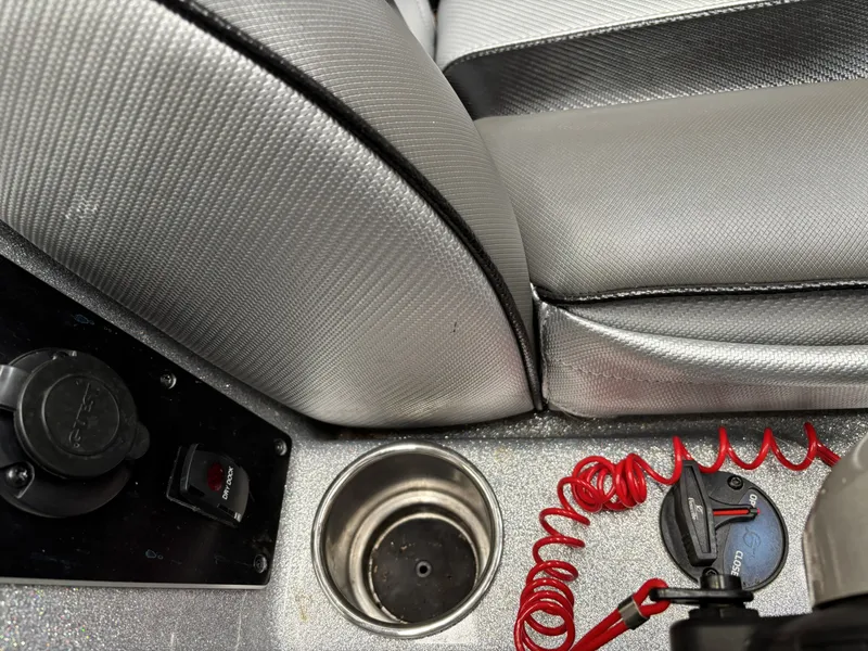 Slide: The Image of Skeeter FXR21 DUAL CONSOLE 2025 - 21