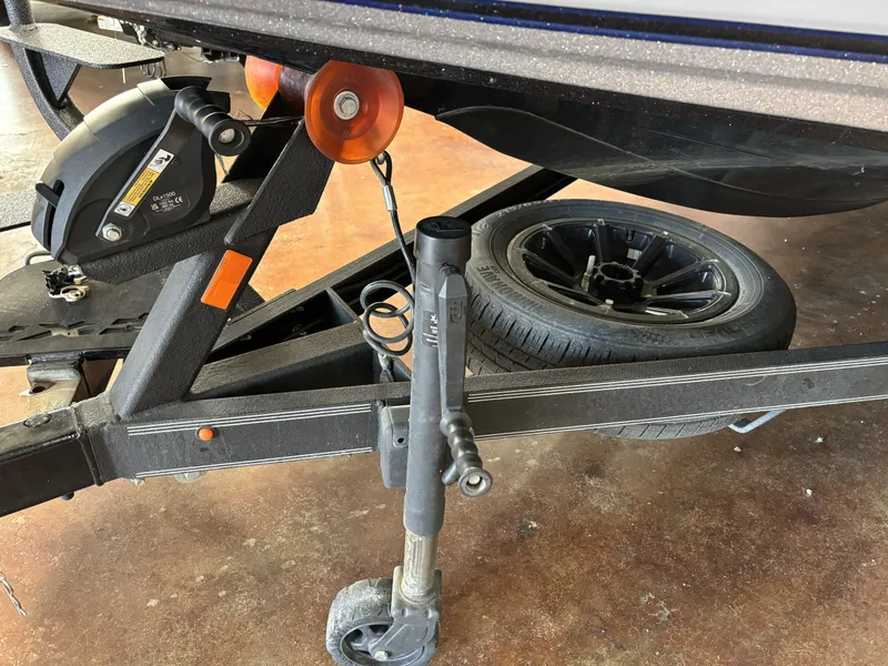 Slide: The Image of Skeeter FXR21 DUAL CONSOLE 2025 - 26