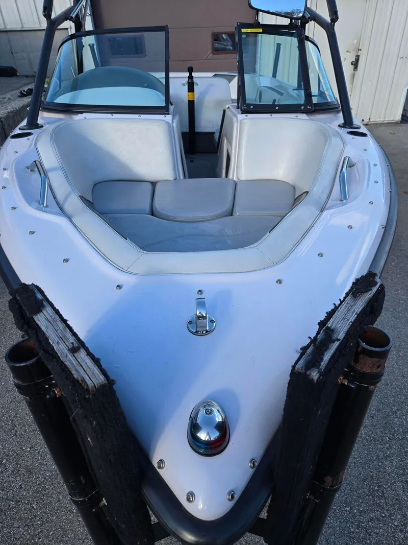 Slide: The Image of Nautique Ski 2001 - 5