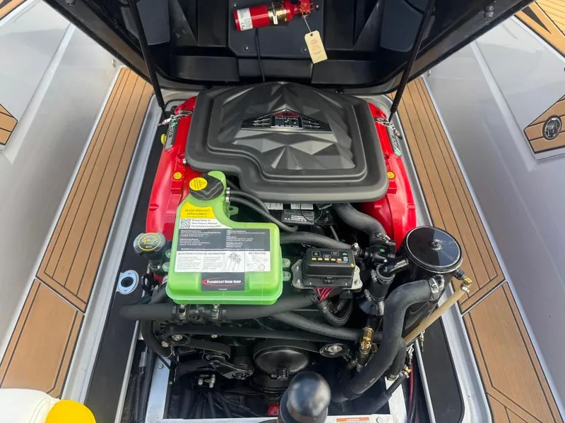 Slide: The Image of Nautique Ski Closed Bow 2022 - 14