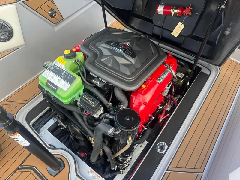 Slide: The Image of Nautique Ski Closed Bow 2022 - 15