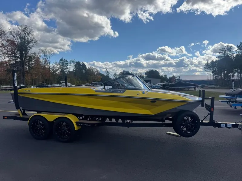 Slide: The Image of Nautique Ski Closed Bow 2022 - 4