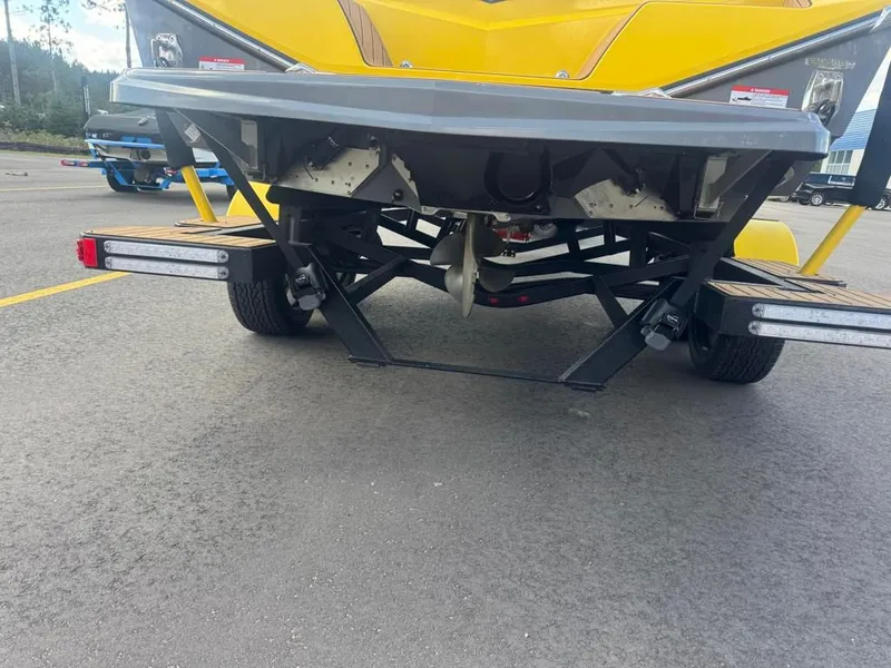 Slide: The Image of Nautique Ski Closed Bow 2022 - 8