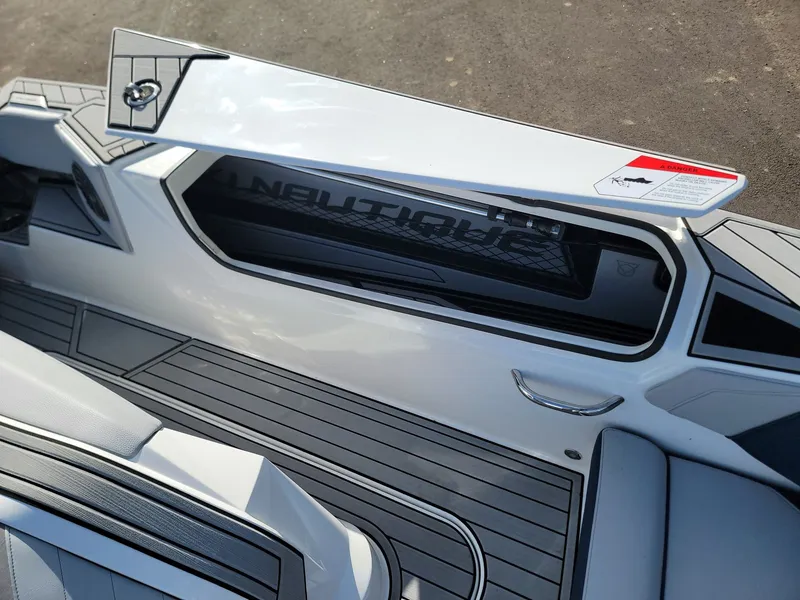 Slide: The Image of Nautique Ski Closed Bow 2024 - 10