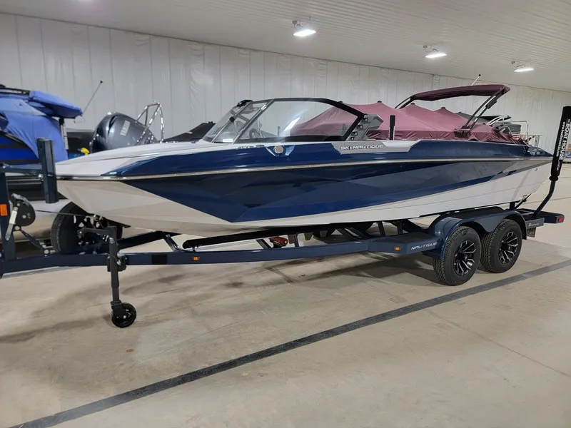Slide: The Image of Nautique Ski Closed Bow 2024 - 14
