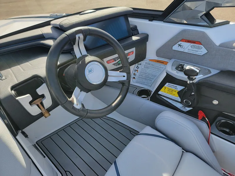 Slide: The Image of Nautique Ski Closed Bow 2024 - 8