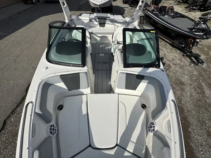 Slide: The Image of Chaparral 23 SSi 2026 - 8