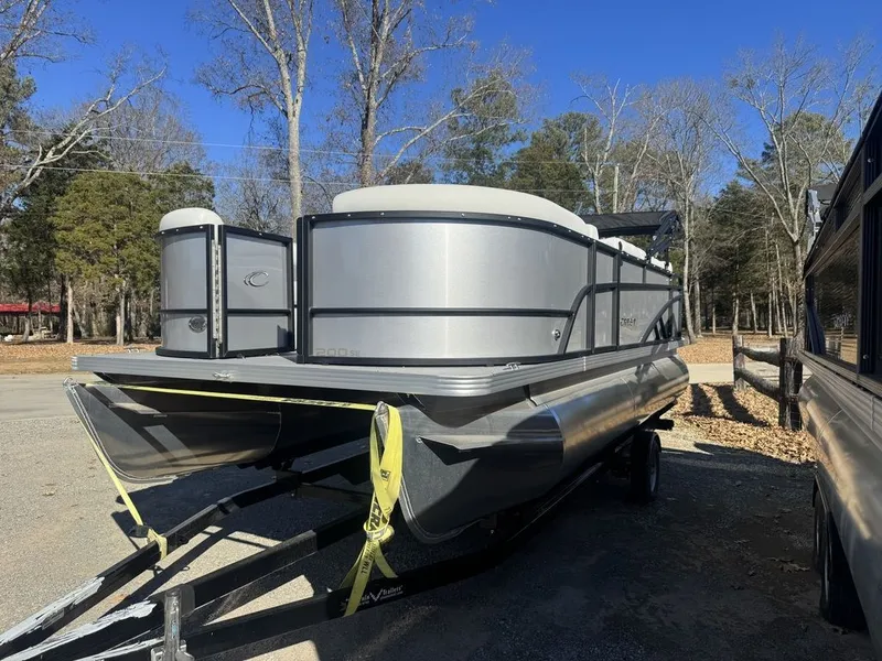 Slide: The Image of Crest CONQUEST SE 200 2026 - 1