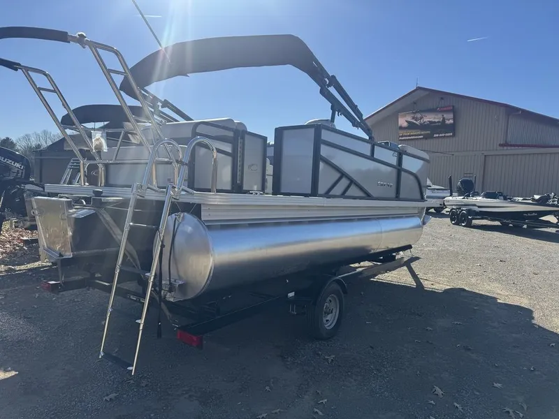 Slide: The Image of Crest CONQUEST SE 200 2026 - 3