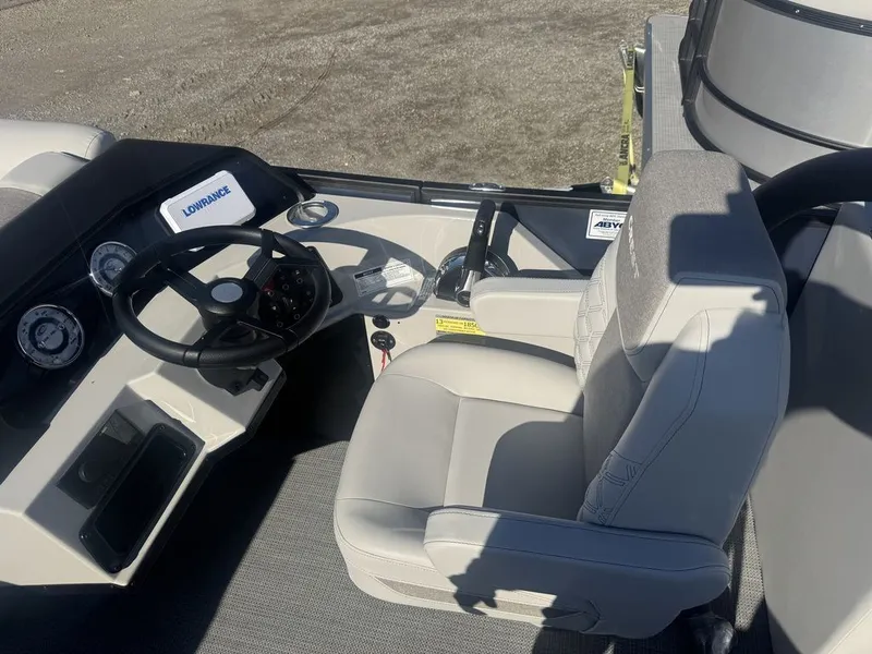 Slide: The Image of Crest CONQUEST 235SLC 2026 - 4