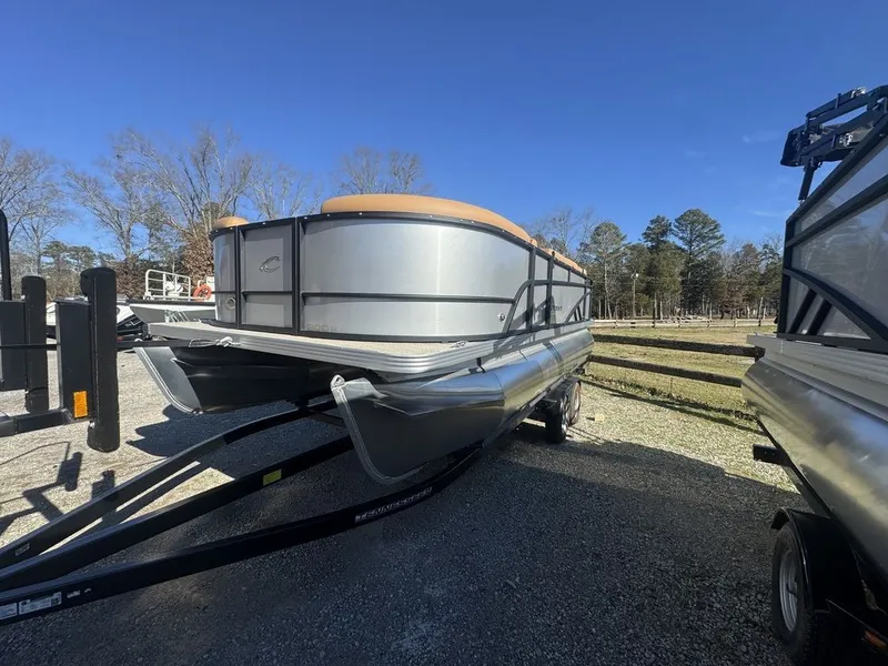 Slide: The Image of Crest Conquest SE 200 Cruise 2026 - 2