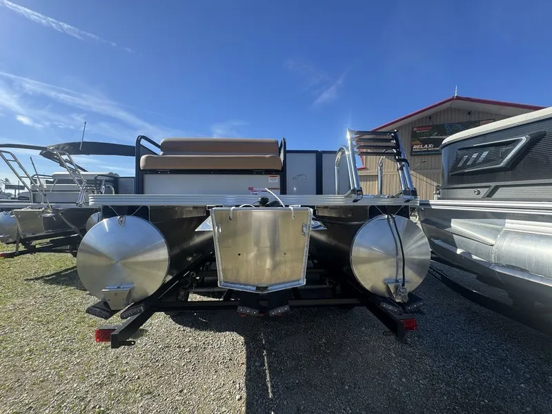 Slide: The Image of Crest Conquest SE 200 Cruise 2026 - 3