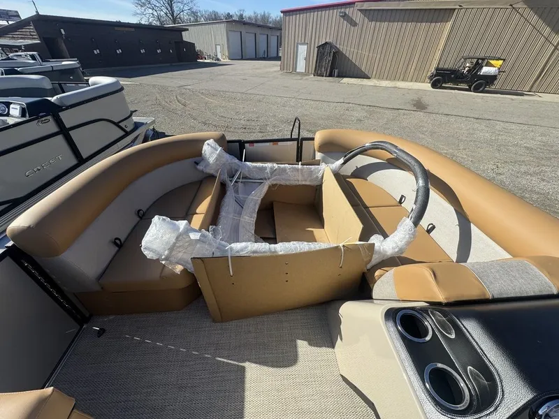 Slide: The Image of Crest Conquest SE 200 Cruise 2026 - 7