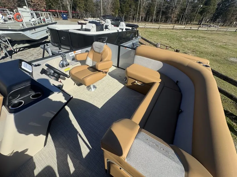 Slide: The Image of Crest Conquest SE 200 Cruise 2026 - 8