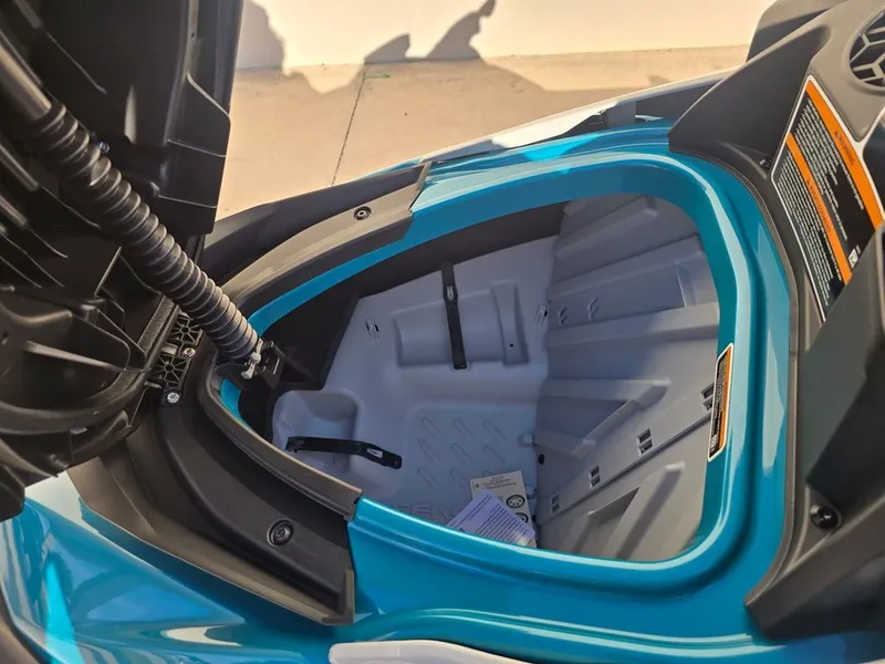 Slide: The Image of Sea-Doo GTI SE 170 2026 - 8