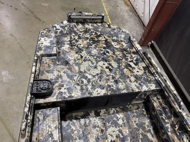 Slide: The Image of Excel 1754SWV4 W/Mud Buddy HDR 40 2026 - 7