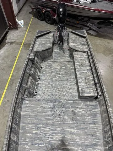 Slide: The Image of War Eagle 548LDV W/Suzuki 40 2026 - 8