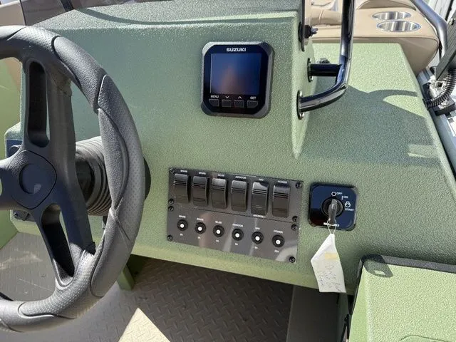 Slide: The Image of SeaArk Easy 200 2026 - 12