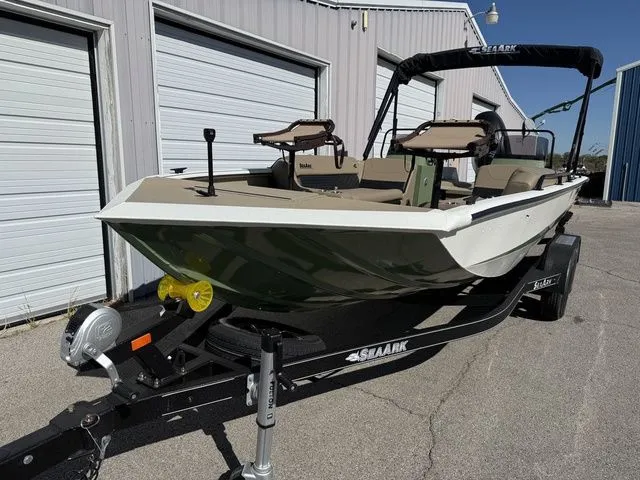 Slide: The Image of SeaArk Easy 200 2026 - 4