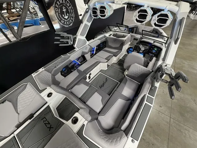 Slide: The Image of Tigé 24RZX 2026 - 13