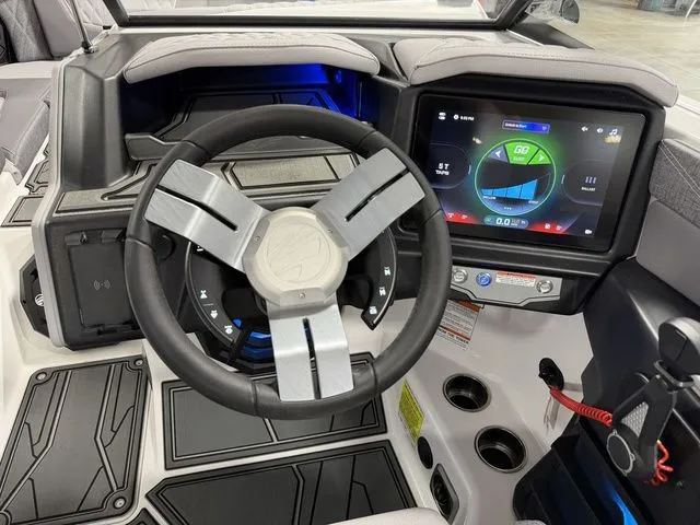 Slide: The Image of Tigé 24RZX 2026 - 16