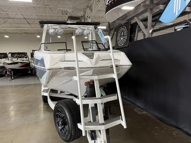 Slide: The Image of Tigé 24RZX 2026 - 9