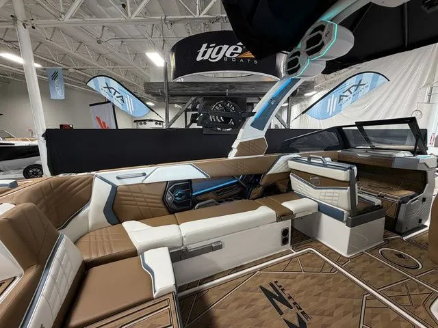 Slide: The Image of Tigé Ultré 25ZX 2024 - 7