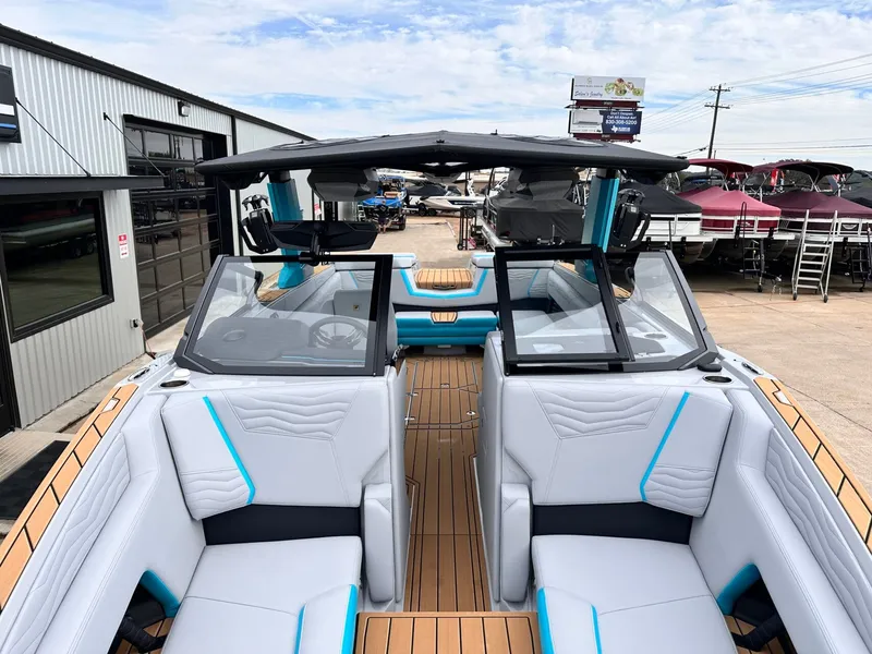 Slide: The Image of Nautique G25 2025 - 14