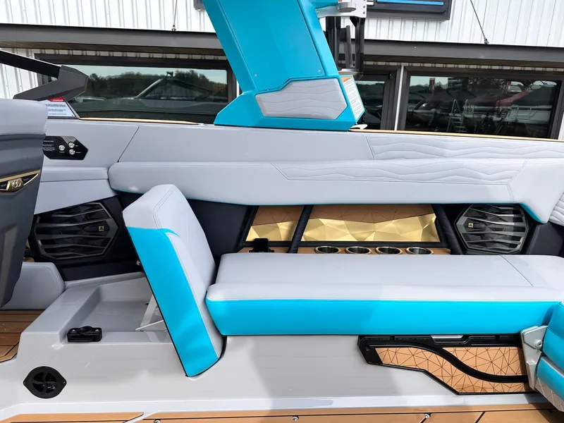 Slide: The Image of Nautique G25 2025 - 22