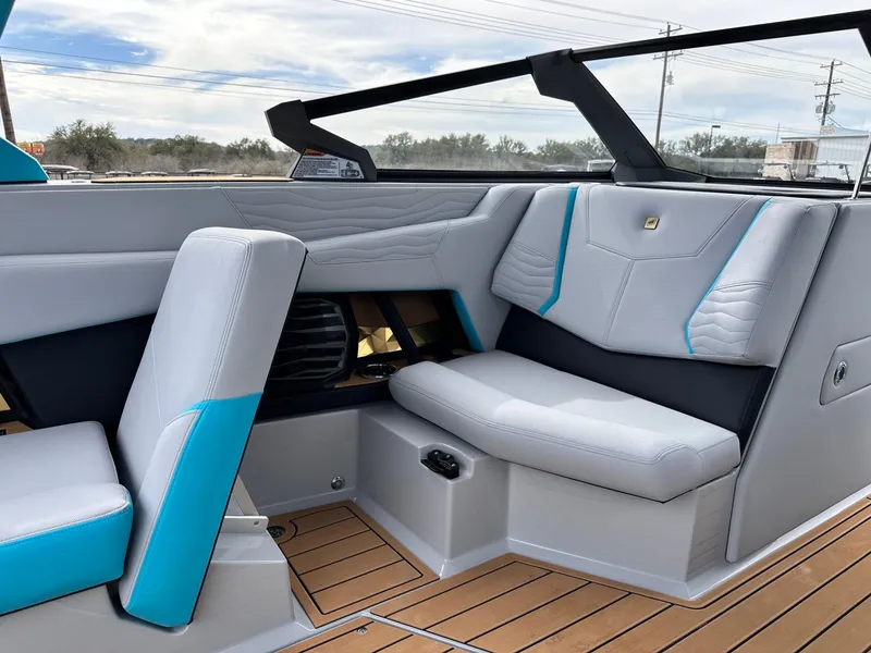 Slide: The Image of Nautique G25 2025 - 23